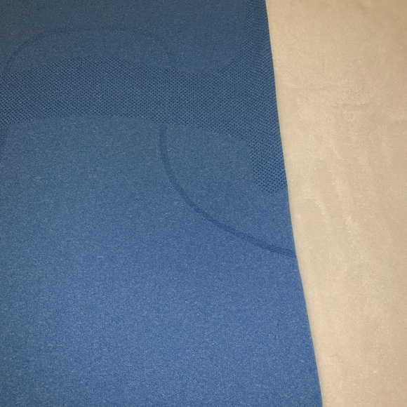 Lululemon Blue Swiftly Tech Raceback - Picture 4 of 8